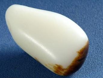 點擊(jī)進入下一頁 玉石顏(yán)色鑒別 玉石鑒別 石(shí)英岩玉 石(shí)英岩玉與和田玉(yù) 玉石結構 和田(tián)玉 白色石英岩玉